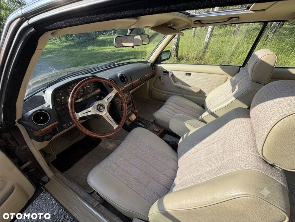 Mercedes-Benz W123 - 16