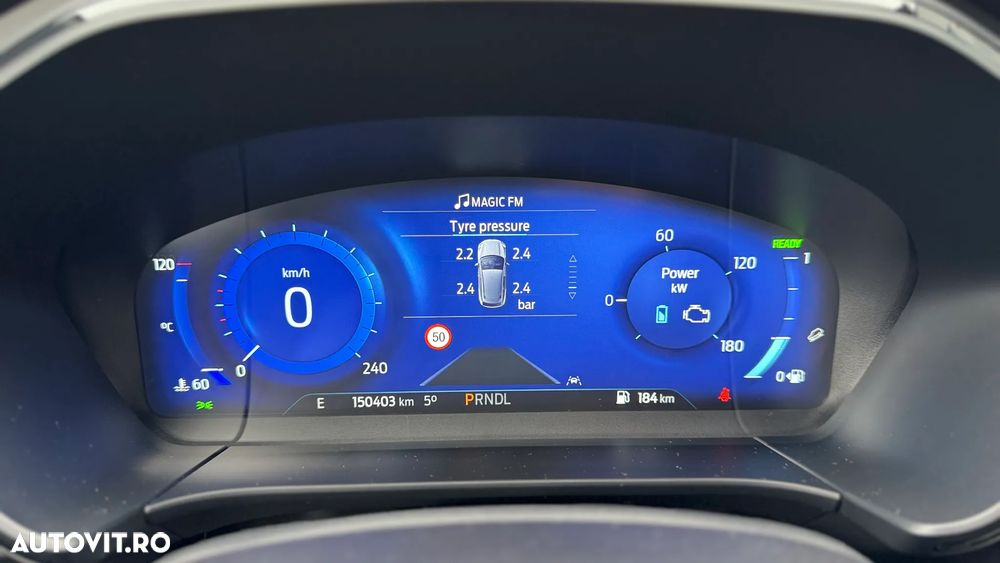 Ford Kuga 2.5 Duratec FHEV 4x4 ST-LINE X - 31