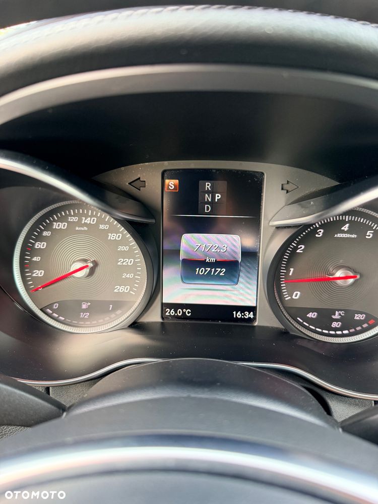 Mercedes-Benz Klasa C 200 4Matic 9G-TRONIC AMG Line - 22