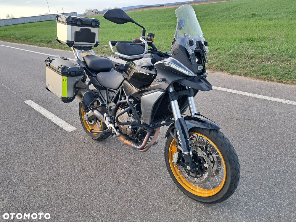QJMOTOR SRK 700 - 1