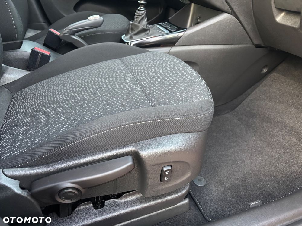 Opel Crossland X - 16