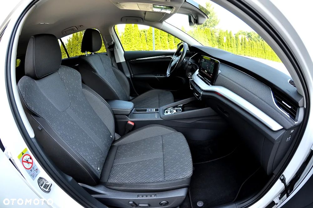 Skoda Octavia Combi 2.0 TDI DSG Exclusive Plus - 24
