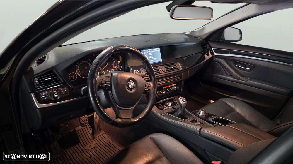 BMW 520 d Luxury Line - 14