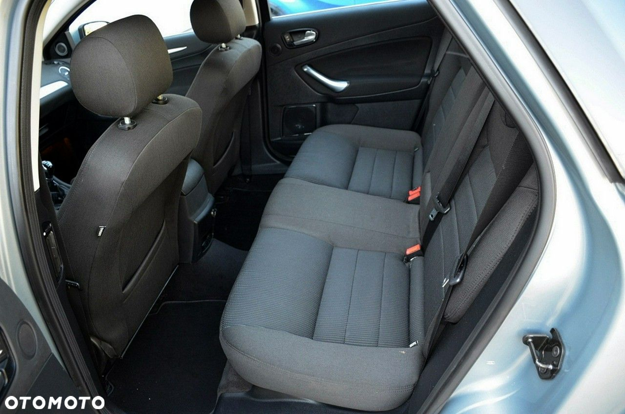 Ford Mondeo - 26