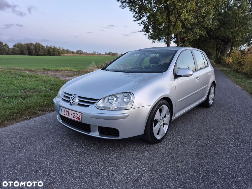 Volkswagen Golf - 28