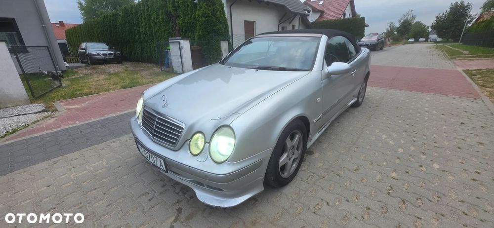 Mercedes-Benz CLK - 22
