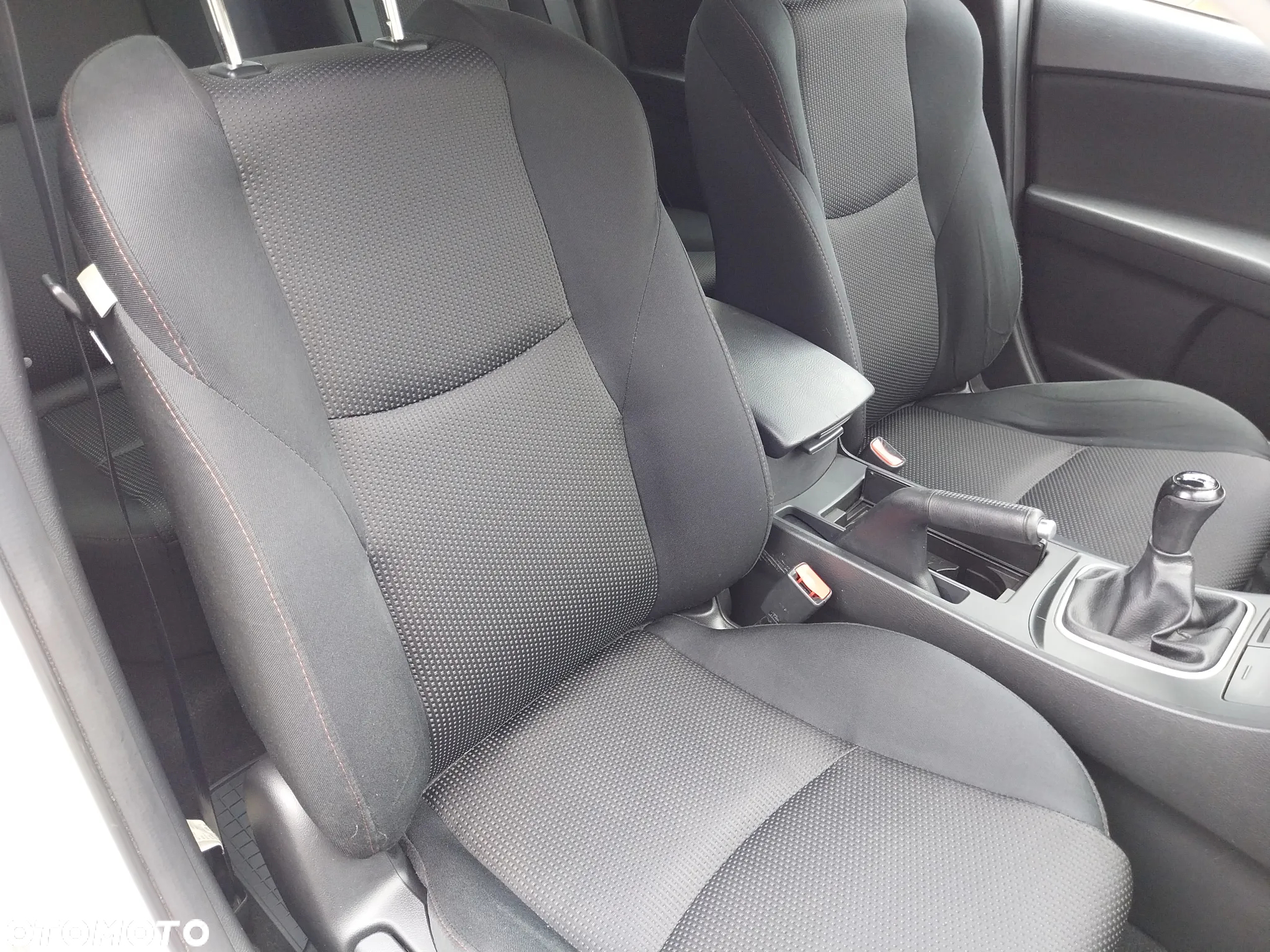 Mazda 3 1.6 Exclusive + - 21