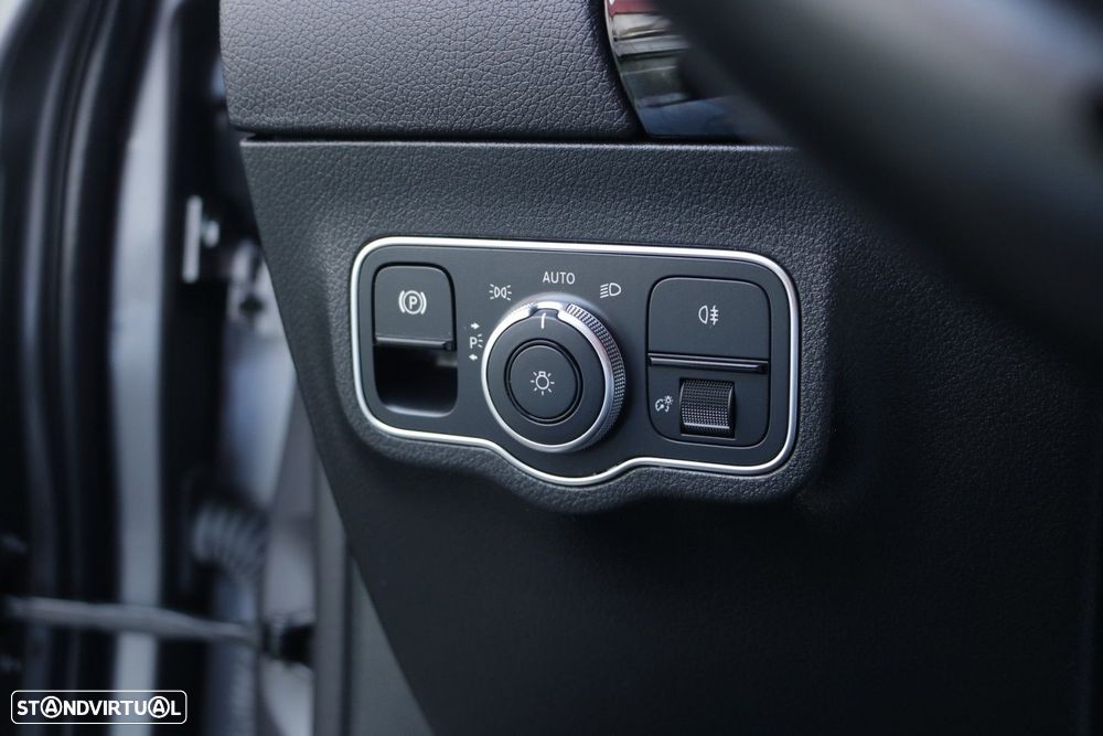Mercedes-Benz B 180 d Style - 32