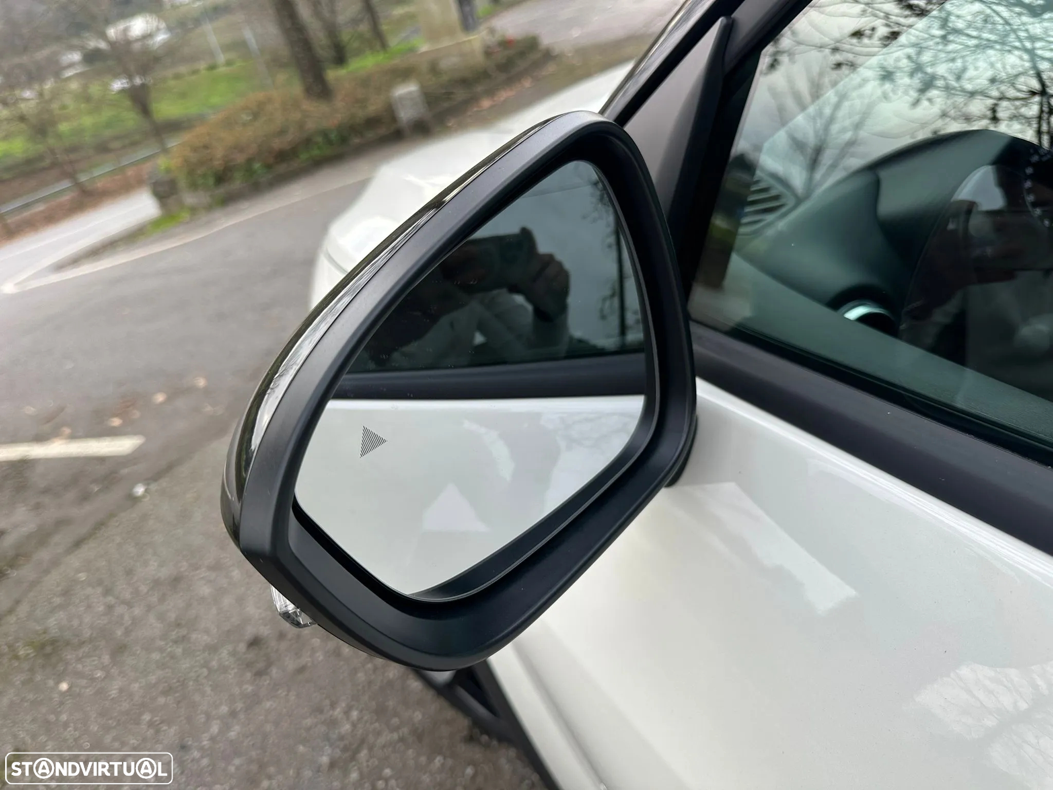 Nissan Juke 1.6 Hybrid Tekna TwoTone T - 16