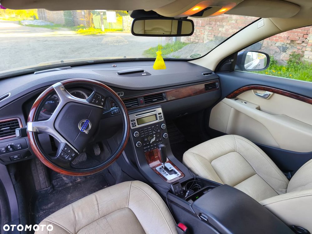 Volvo V70 D5 AWD Momentum - 20