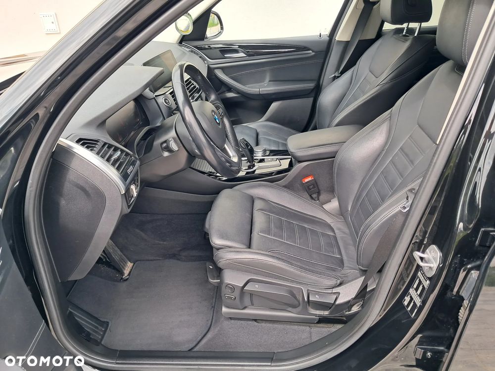 BMW X3 sDrive18d - 12