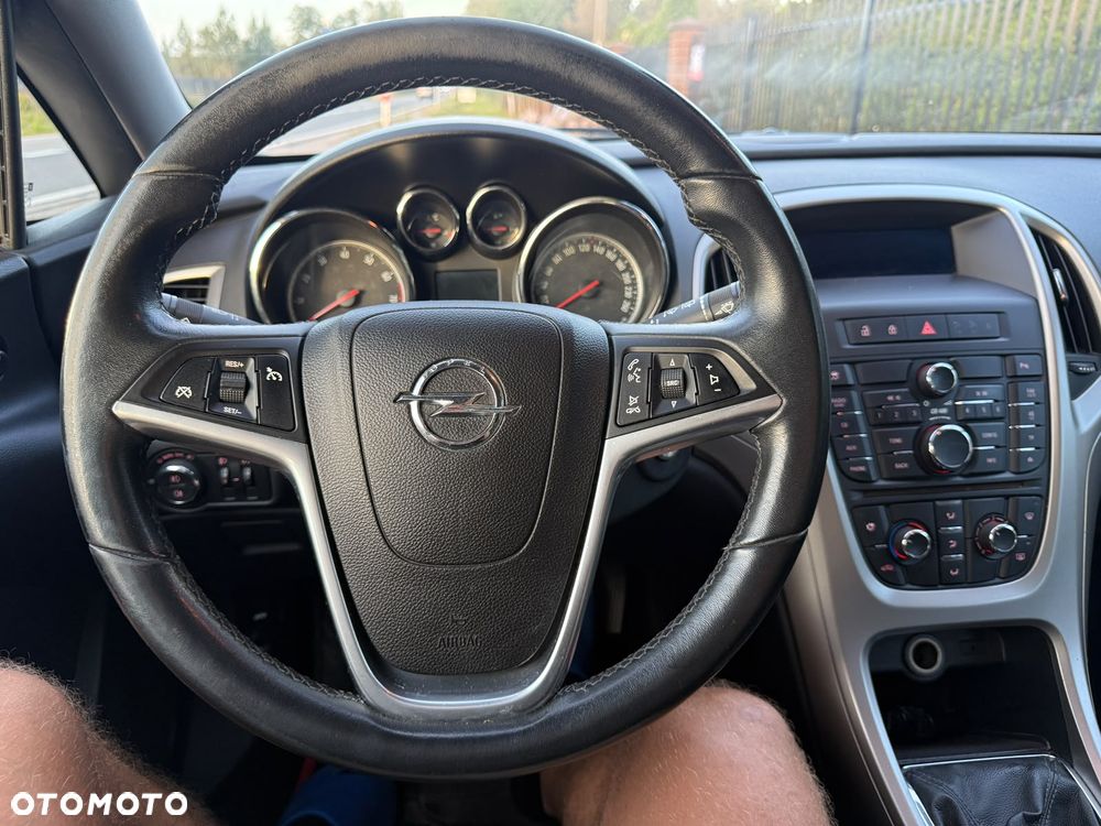 Opel Astra 1.4 T Cosmo - 11