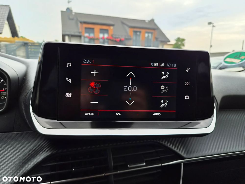 Peugeot 2008 PureTech 130 EAT8 Allure Pack - 27