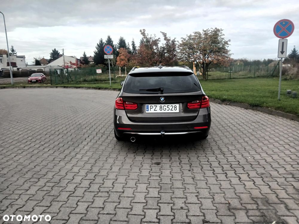BMW Seria 3 320i Touring Sport-Aut Modern Line - 12