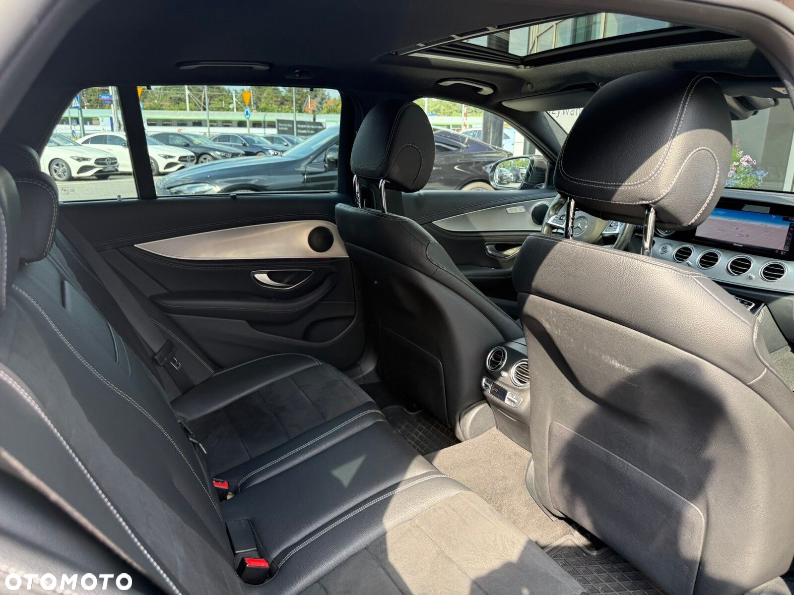 Mercedes-Benz Klasa E 200 9G-TRONIC - 22