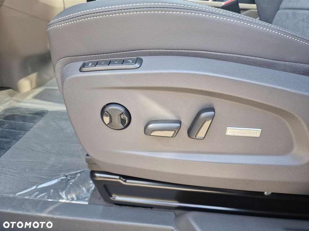 Volkswagen Multivan - 23