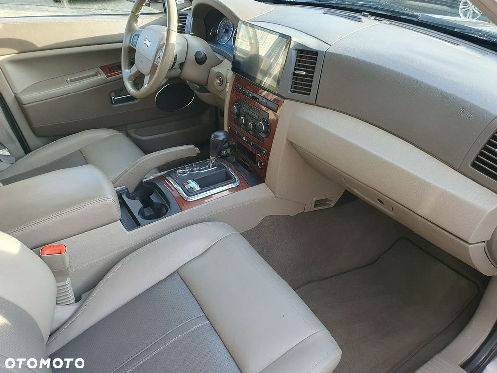 Jeep Grand Cherokee - 18