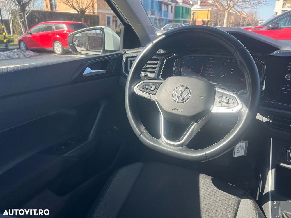 Volkswagen Polo 1.0 TSI DSG Life - 29