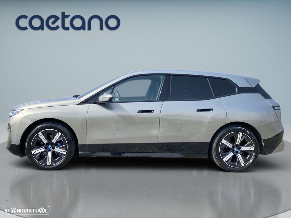 BMW iX xDrive 40 Pack Desportivo - 25