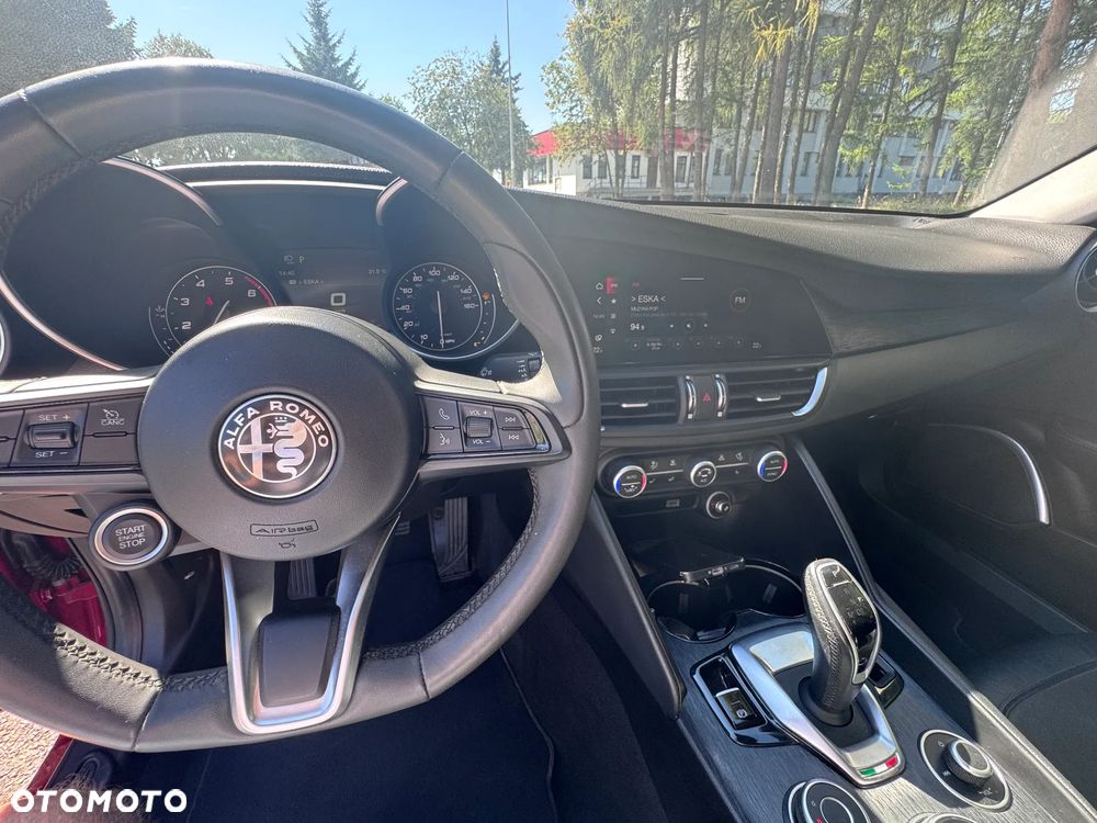 Alfa Romeo Giulia - 19