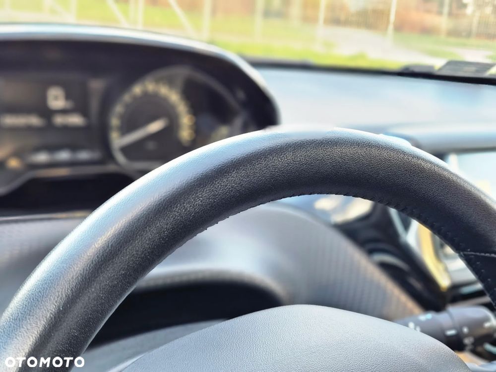 Peugeot 2008 1.2 Pure Tech Style S&S - 34