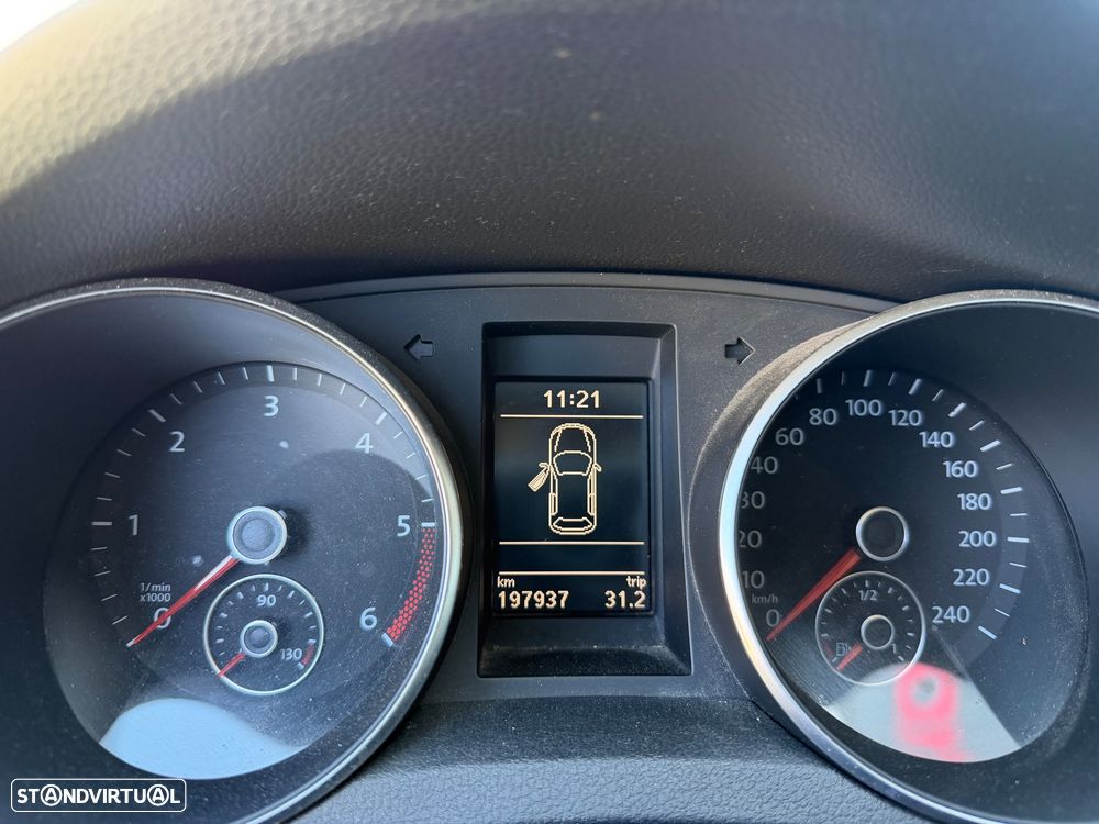 VW Golf 1.6 TDi Highline - 11