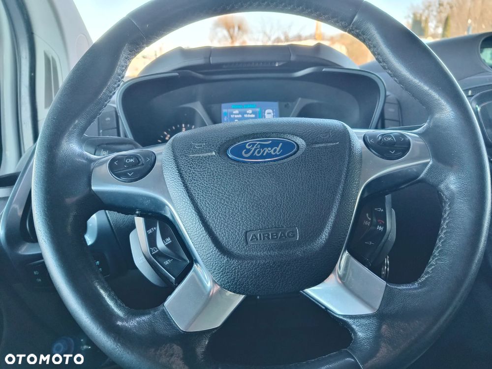 Ford Tourneo Custom 300 L2H1 VA Titanium - 16
