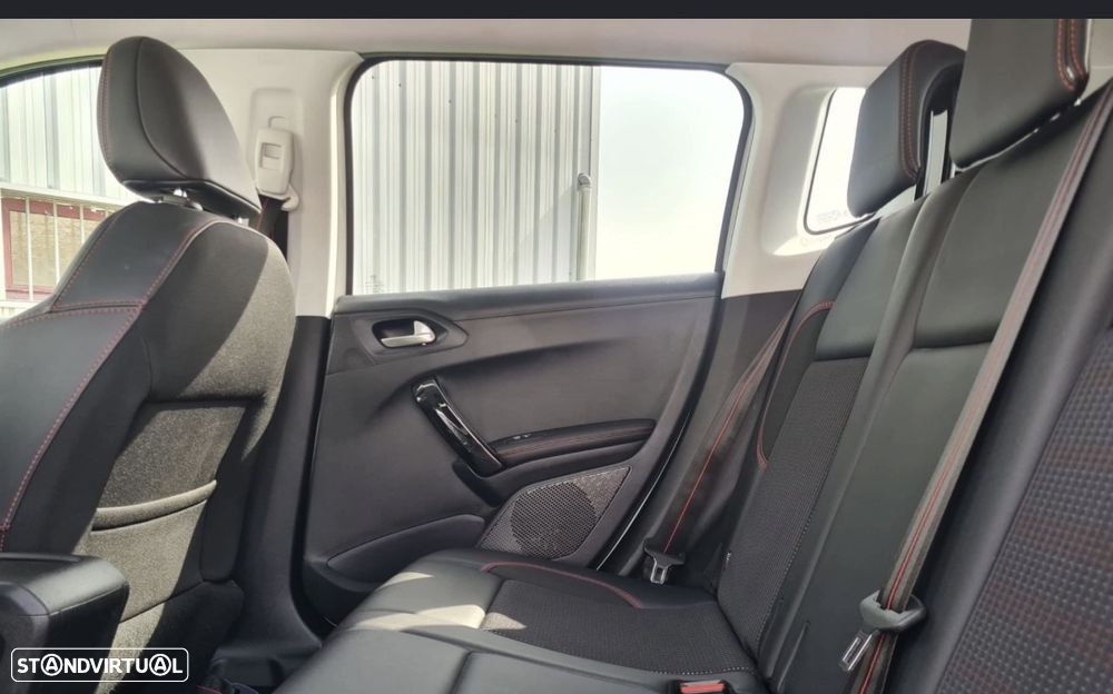 Peugeot 2008 PureTech 110 Stop&Start GT-Line Edition - 6