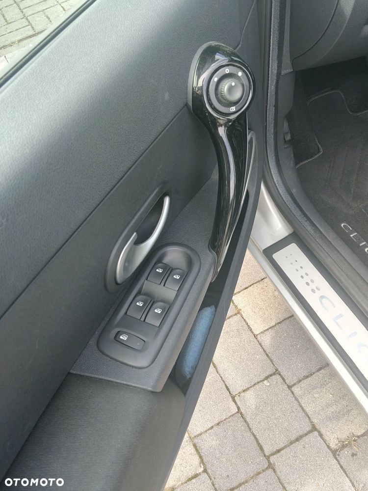 Renault Clio 1.6 16V Night&Day - 11