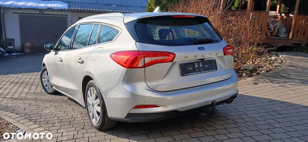 Ford Focus 1.0 EcoBoost Edition - 4