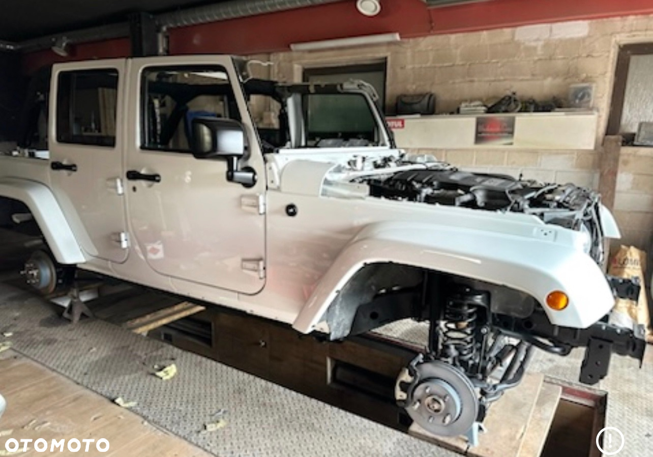Jeep Wrangler 3.6 Unlim Sahara - 26