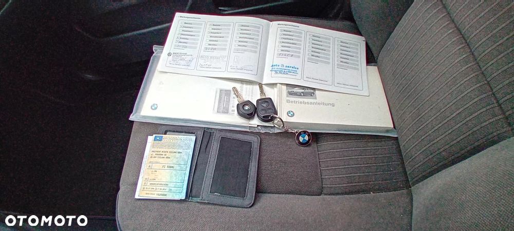 BMW Seria 5 520i - 30