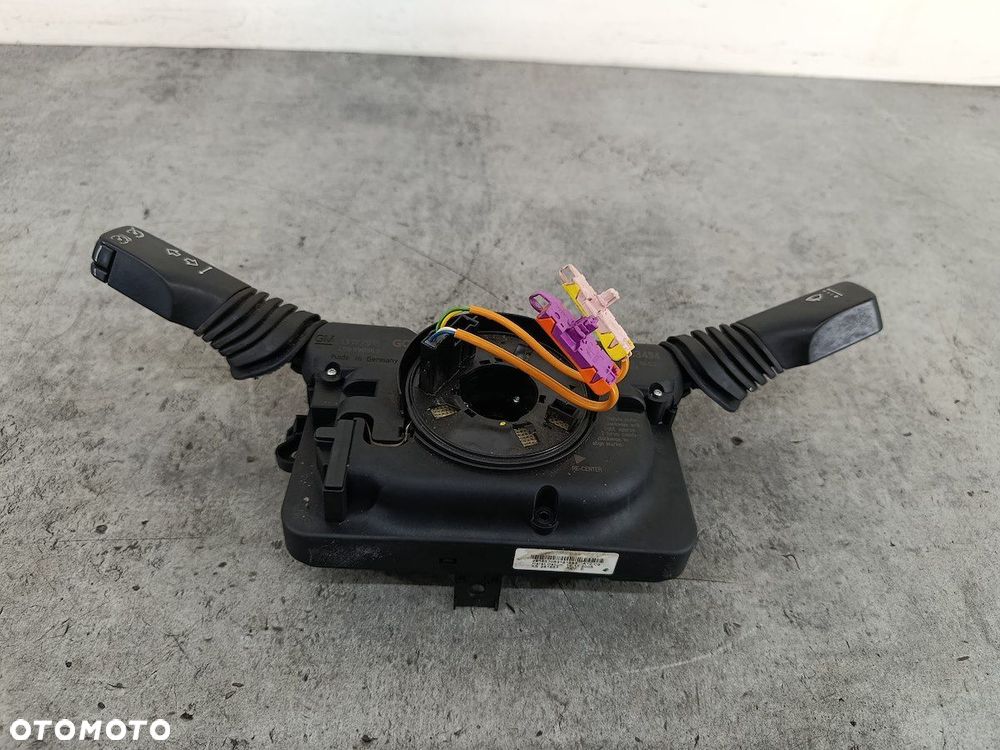 PRZEŁĄCZNIK ZESPOLONY OPEL ZAFIRA B 13177915GC  VALEO 1.9 CDTI - 1