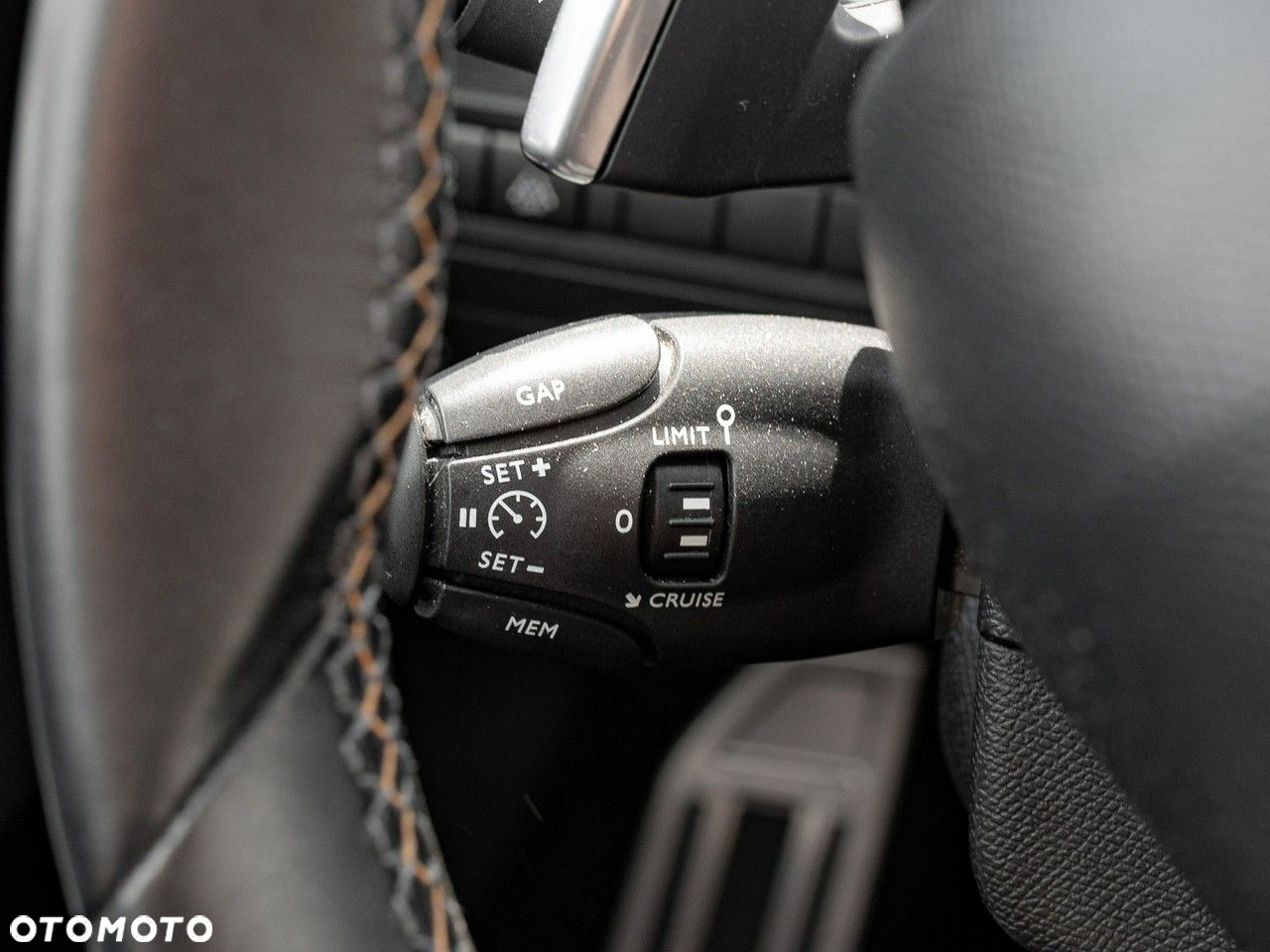 Peugeot 308 1.5 BlueHDi Road Trip S&S EAT8 - 19