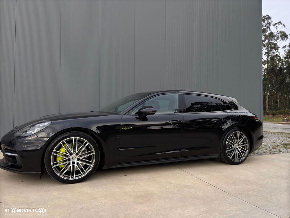 Porsche Panamera Sport Turismo - 3