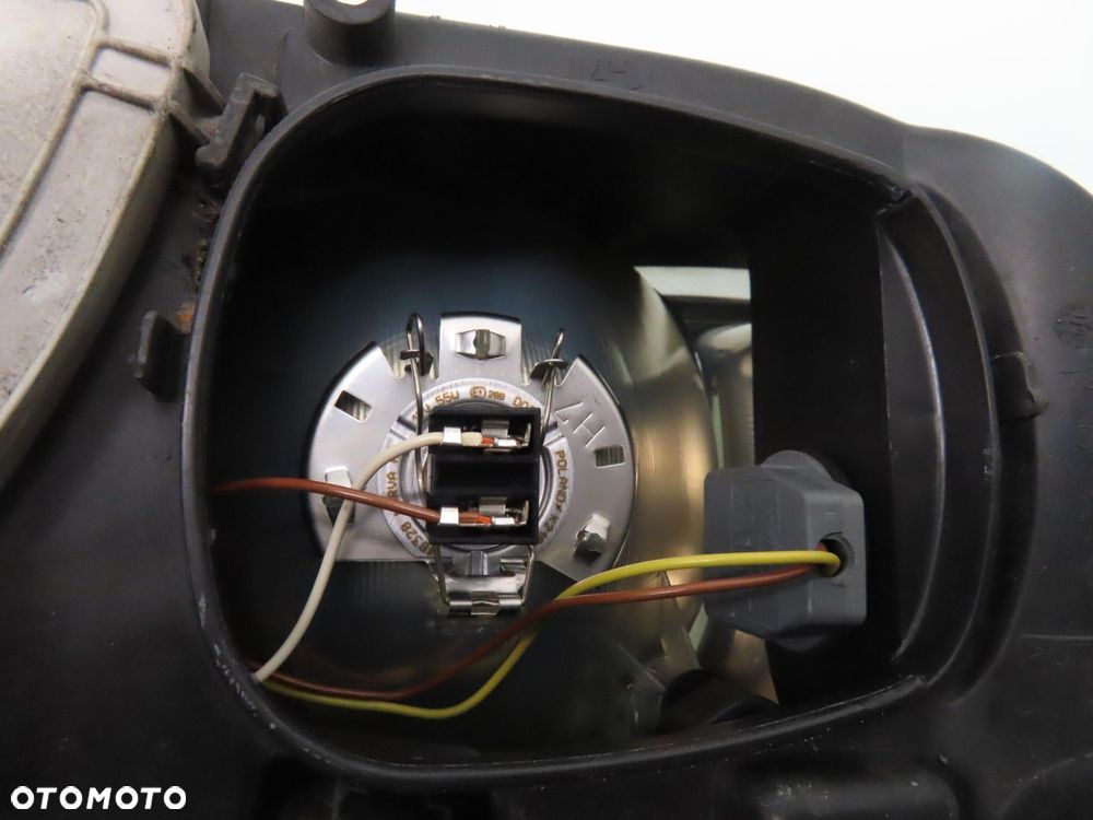 LAMPA LEWA PRZEDNIA CHRYSLER VOYAGER IV 04857703ABF - 2