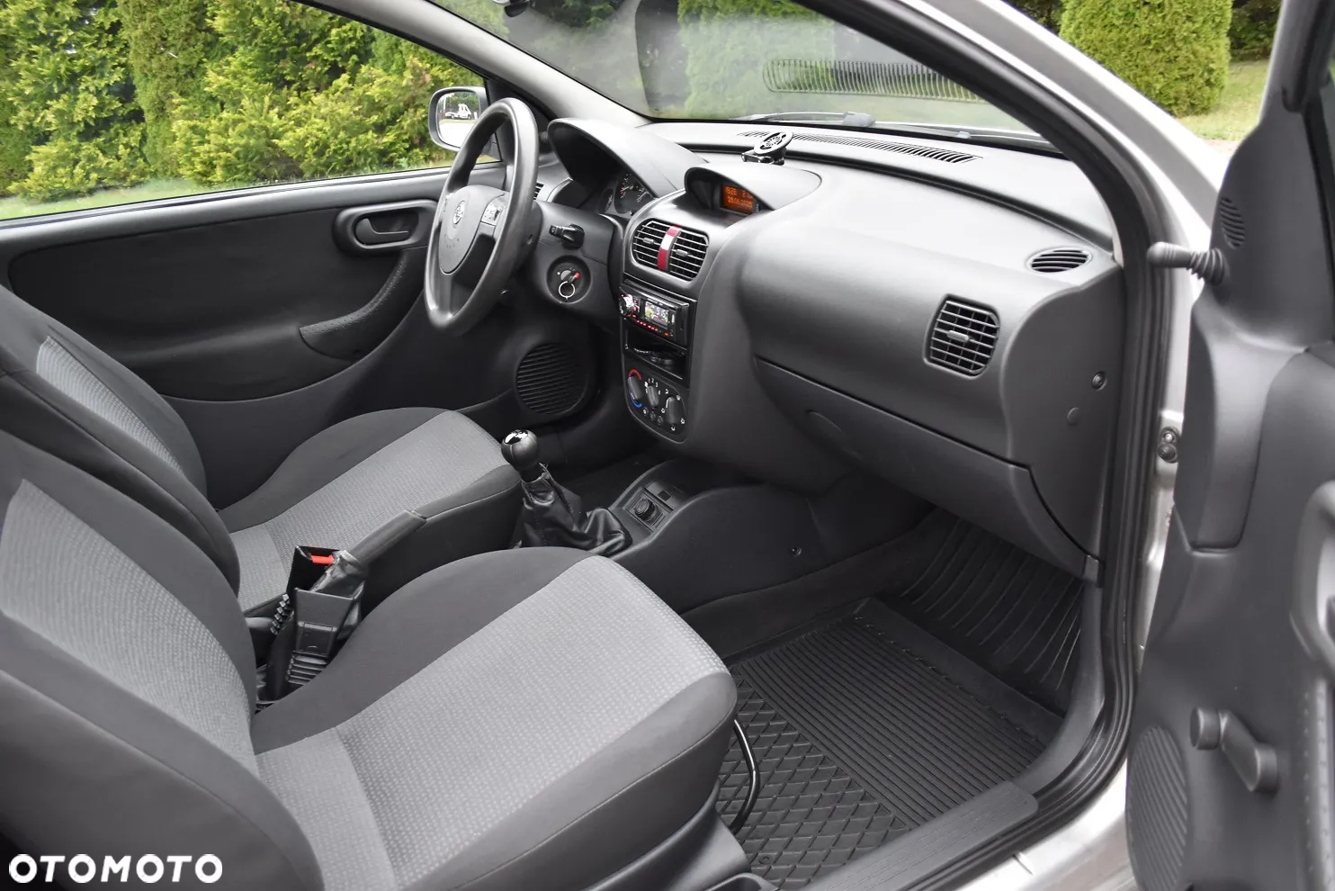 Opel Corsa 1.2 16V Cosmo - 23