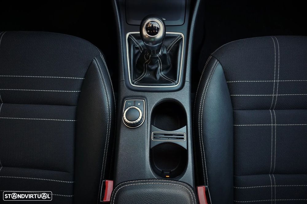 Mercedes-Benz CLA 200 Shooting Brake (CDI) d Urban - 39