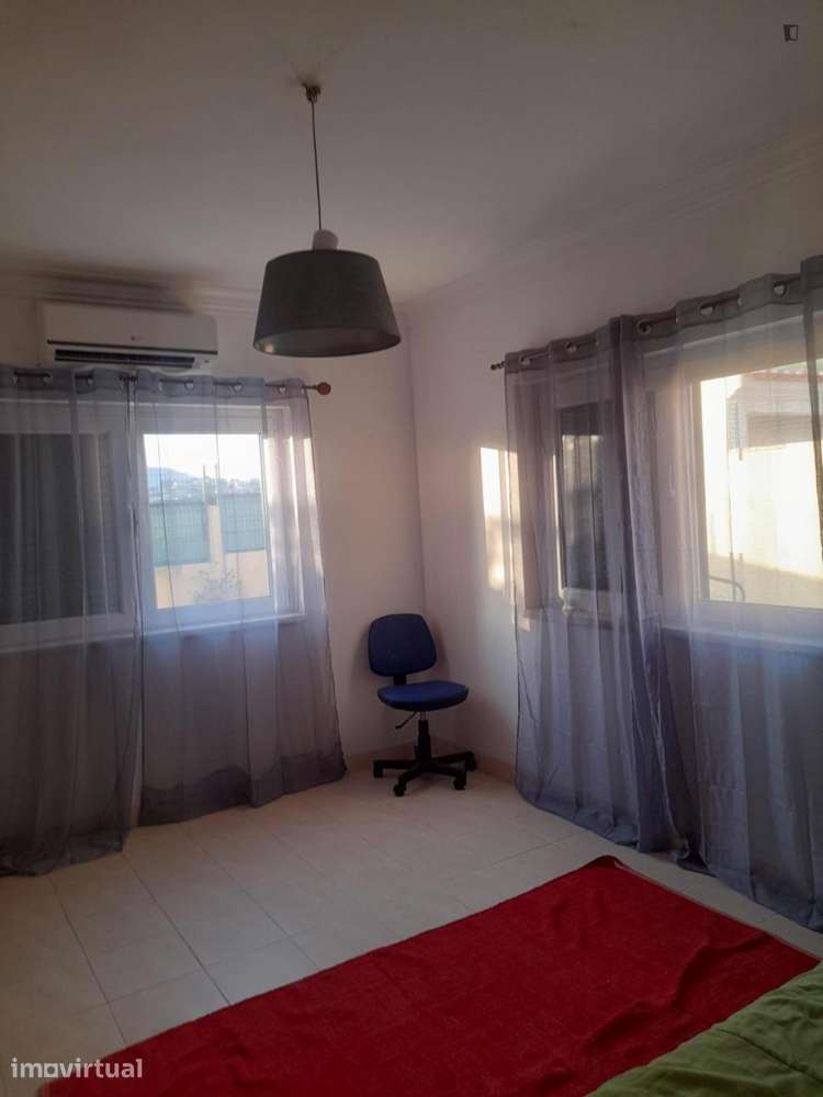 Quarto - localizado em Estoril Lisbon - Grande imagem: 5/11