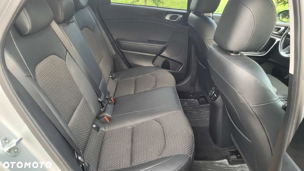 Kia Ceed 1.5 T-GDI L Business Line - 26