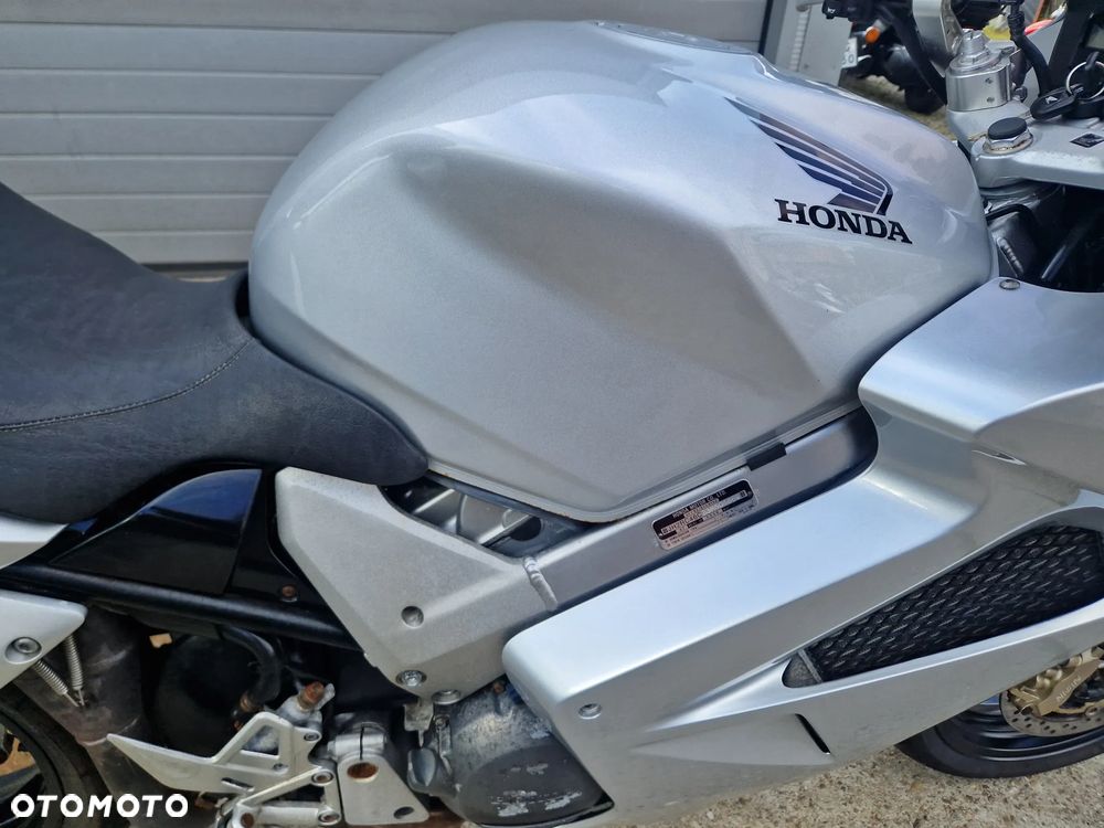 Honda VFR - 21