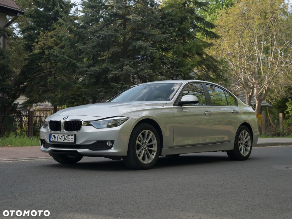 BMW Seria 3 318d - 4