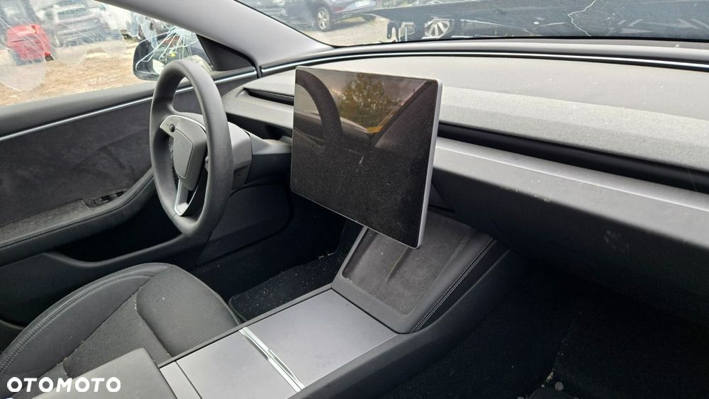 Tesla Model 3 - 19