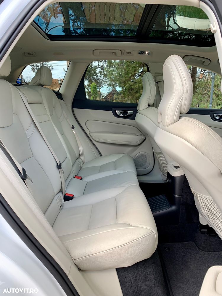 Volvo XC 60 T8 Twin Engine AWD Inscription - 17