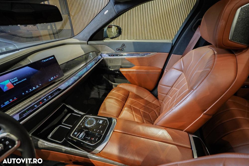 BMW Seria 7 740d xDrive MHEV - 21