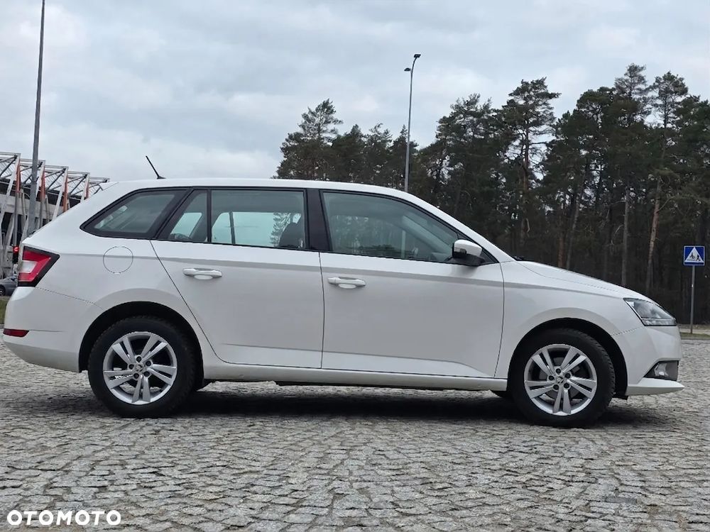Skoda Fabia 1.0 TSI Ambition - 4