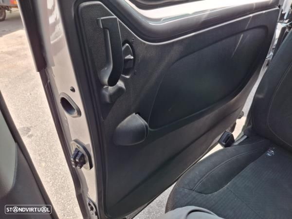 Quartela Porta Lateral Esquerda Renault Trafic Iii Autocarro (Jg_) - 1