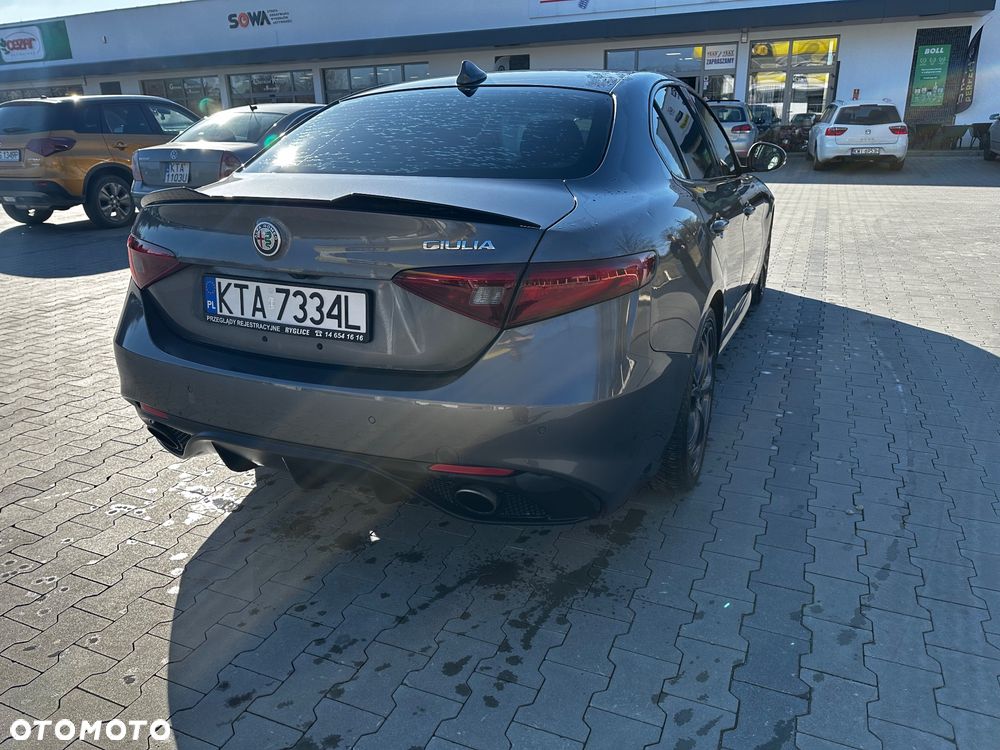 Alfa Romeo Giulia 2.0 Turbo 16V AT8 Veloce Ti - 5