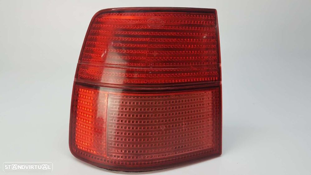 FAROLIM TRASEIRO ESQUERDO SEAT TOLEDO (1L) SE - 1
