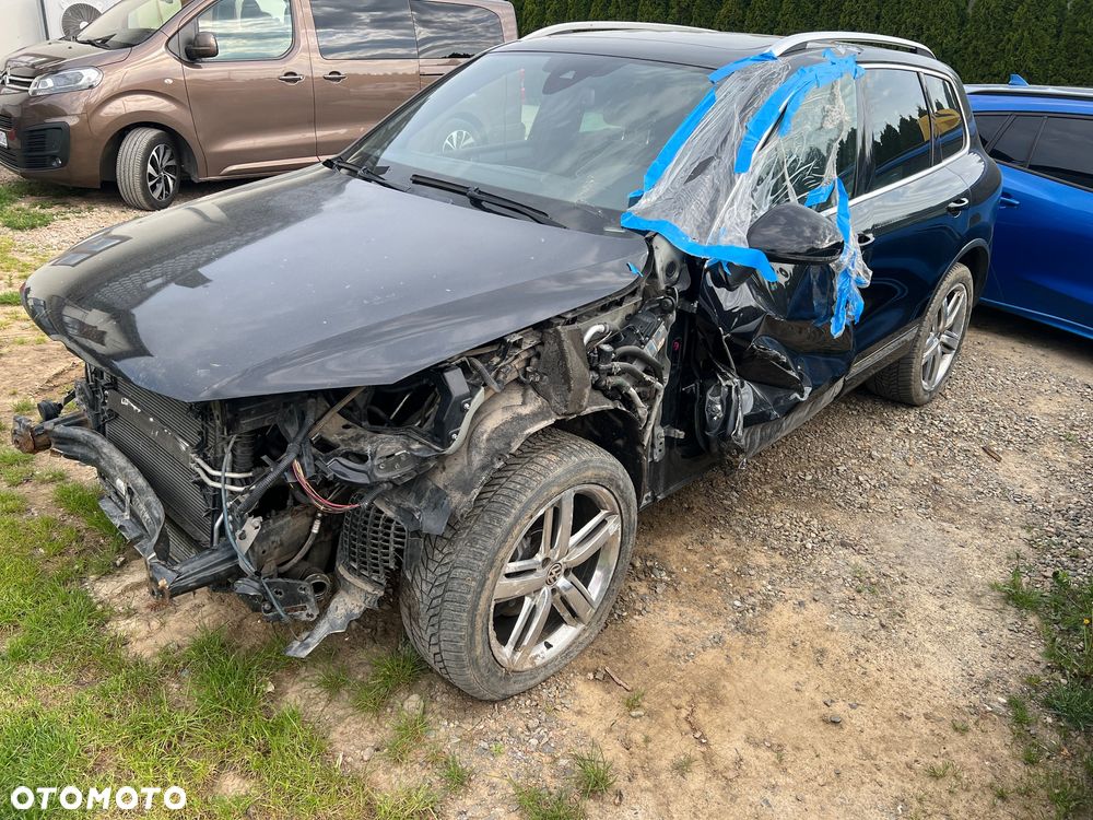 Volkswagen Touareg 3.0 V6 TDI BMT R-Style - 2